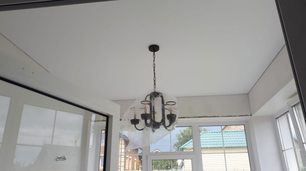 Натяжной потолок в частный дом